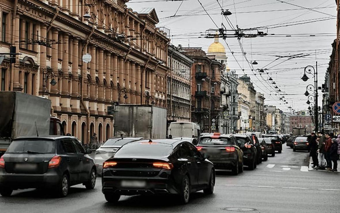 автомобили в россии на дороге