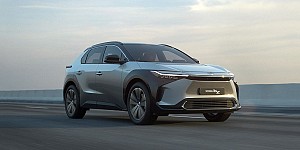 «Параллельные» кроссоверы Toyota: подборка