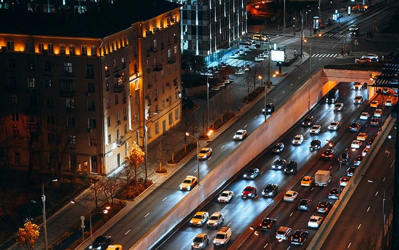 автомобильная дорога ночью