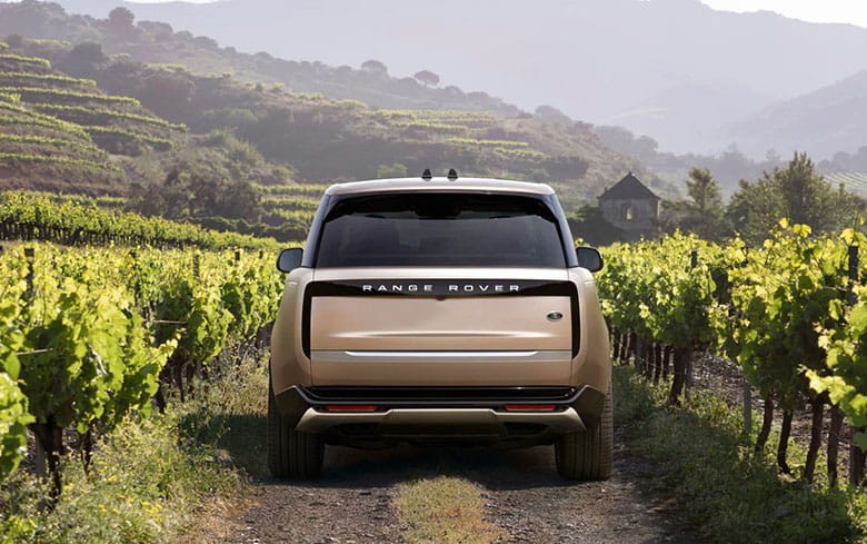 Новый Range Rover: новаторство и консерватизм в одном — характеристики, цены