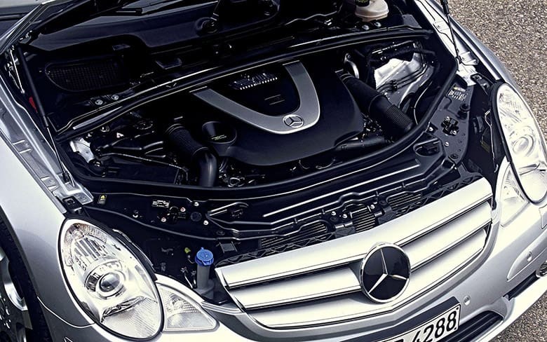 Недооцененный R-class: стоит ли покупать уникальный Mercedes