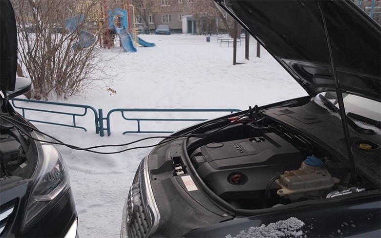 прикуривание автомобиля от другого