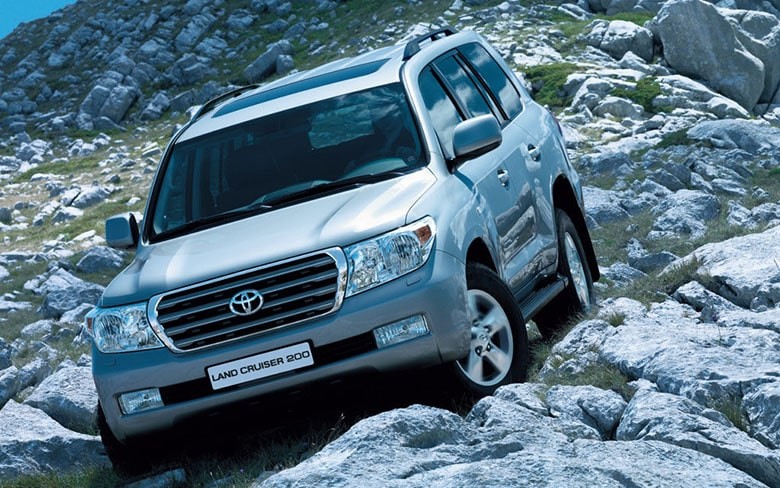 Обзор Toyota Land Cruiser 200: фото и цена, технические характеристики