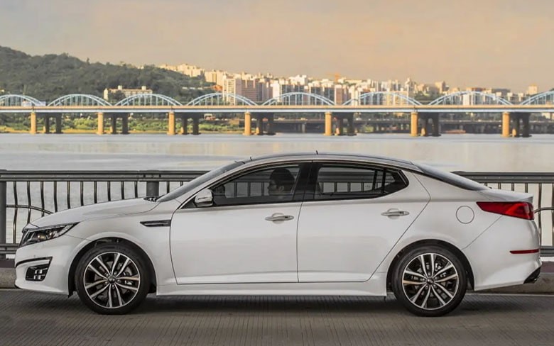 Киа Оптима — прекрасная замена Камри или пародия на премиум?