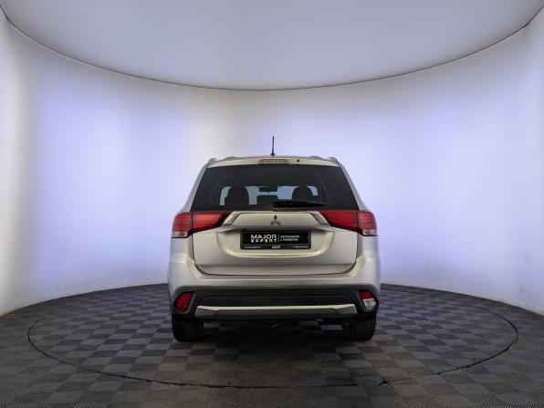 Mitsubishi Outlander III Рестайлинг 2 с пробегом 2015 года, цена 1 735 000 рублей, 158255 км, внедорожник, Автокод Объявления