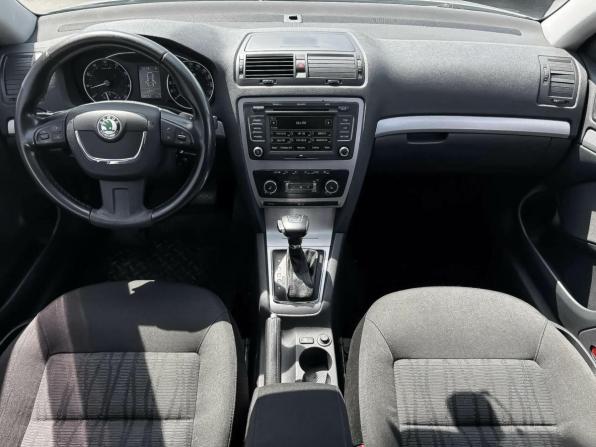 Skoda Octavia II (A5) Рестайлинг с пробегом 2011 года, цена 799 000 рублей, 130724 км, лифтбек, Автокод Объявления