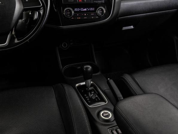 Mitsubishi Outlander III Рестайлинг 2 с пробегом 2015 года, цена 1 599 000 рублей, 224681 км, внедорожник, Автокод Объявления