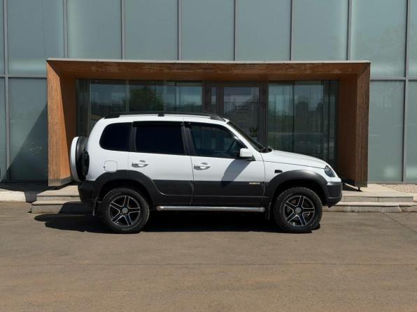 Chevrolet Niva I Рестайлинг с пробегом 2017 года, цена 769 000 рублей, 94840 км, внедорожник, Автокод Объявления