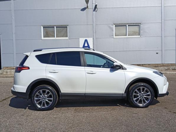 Toyota RAV4 IV (XA40) Рестайлинг с пробегом 2017 года, цена 2 750 000 рублей, 58649 км, внедорожник, Автокод Объявления