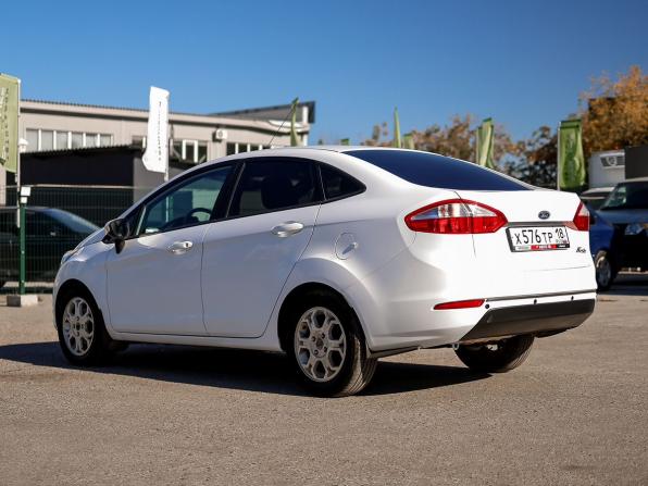 Ford Fiesta Mk6 Рестайлинг с пробегом 2015 года, цена 799 000 рублей, 80798 км, седан, Автокод Объявления