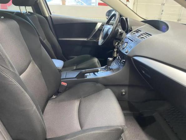 Mazda 3 II (BL) Рестайлинг с пробегом 2012 года, цена 1 099 999 рублей, 95000 км, седан, Автокод Объявления
