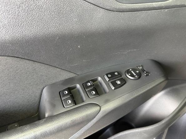 Hyundai Solaris II с пробегом 2018 года, цена 1 299 000 рублей, 176000 км, седан, Автокод Объявления