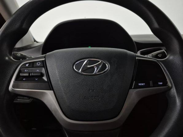 Hyundai Solaris II с пробегом 2017 года, цена 895 000 рублей, 245617 км, седан, Автокод Объявления
