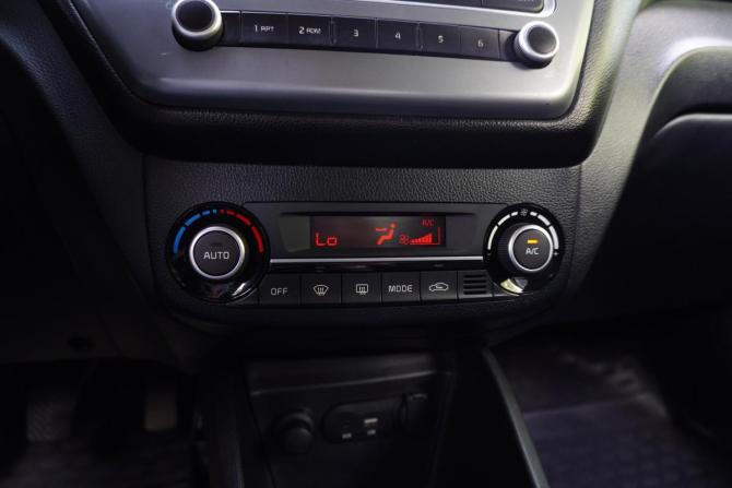 Kia Rio III Рестайлинг с пробегом 2015 года, цена 925 000 рублей, 186206 км, седан, Автокод Объявления