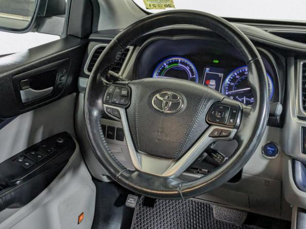 Toyota Highlander III (XU50) Рестайлинг с пробегом 2017 года, цена 3 640 000 рублей, 153000 км, внедорожник, Автокод Объявления