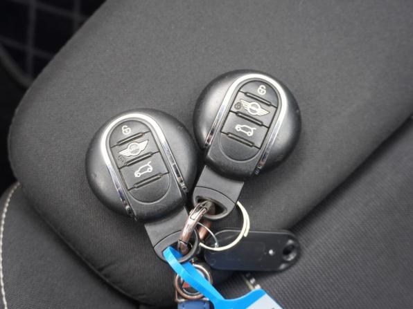 Mini Hatch III (F55/F56) с пробегом 2014 года, цена 1 720 000 рублей, 159227 км, хэтчбек, Автокод Объявления