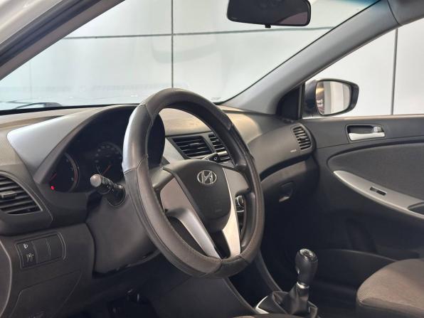 Hyundai Solaris I с пробегом 2012 года, цена 747 000 рублей, 130213 км, седан, Автокод Объявления