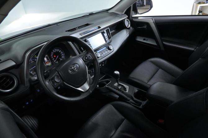 Toyota RAV4 IV (XA40) Рестайлинг с пробегом 2018 года, цена 2 500 000 рублей, 116000 км, внедорожник, Автокод Объявления