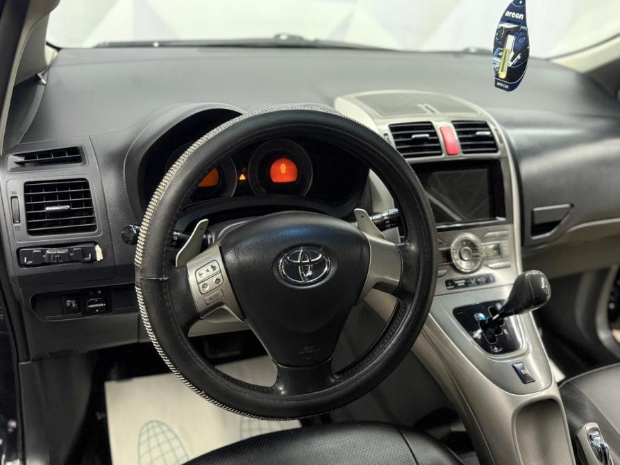 Toyota Auris I Азнакаево  - изображение 12