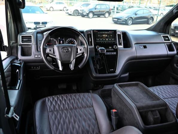 Toyota HiAce H300 с пробегом 2020 года, цена 7 520 000 рублей, 87017 км, минивэн, Автокод Объявления