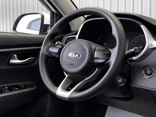 Kia Rio IV Рестайлинг с пробегом 2020 года, цена 1 367 000 рублей, 60997 км, седан, Автокод Объявления
