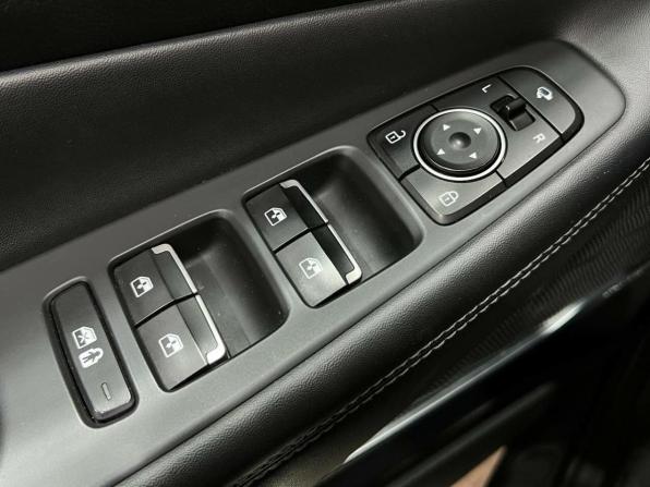 Hyundai Santa Fe IV Рестайлинг с пробегом 2022 года, цена 3 798 000 рублей, 84045 км, внедорожник, Автокод Объявления