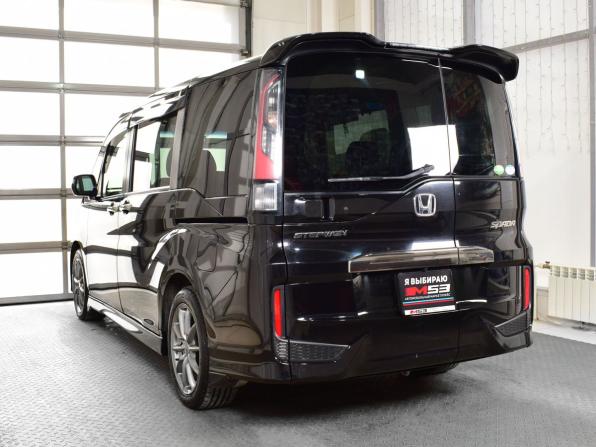 Honda Stepwgn V с пробегом 2016 года, цена 1 565 997 рублей, 203415 км, минивэн, Автокод Объявления