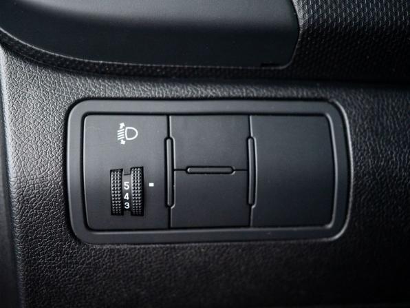 Hyundai Solaris I Рестайлинг с пробегом 2015 года, цена 975 000 рублей, 138454 км, хэтчбек, Автокод Объявления
