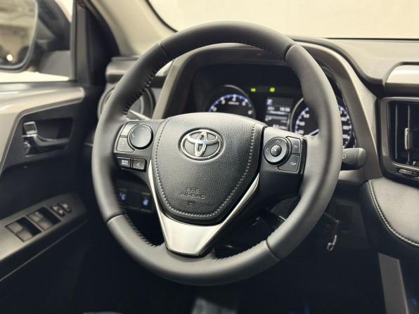 Toyota RAV4 IV (XA40) Рестайлинг с пробегом 2017 года, цена 2 080 000 рублей, 162991 км, внедорожник, Автокод Объявления
