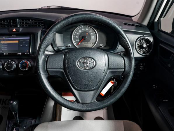 Toyota Corolla XI (E160 E170) Рестайлинг 2 с пробегом 2017 года, цена 1 135 000 рублей, 117700 км, седан, Автокод Объявления