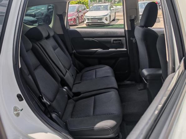 Mitsubishi Outlander III Рестайлинг 2 с пробегом 2015 года, цена 1 475 000 рублей, 242274 км, внедорожник, Автокод Объявления