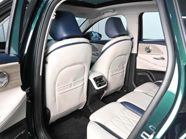 Chery Arrizo 8 с пробегом 2023 года, цена 2 359 000 рублей, 66690 км, седан, Автокод Объявления