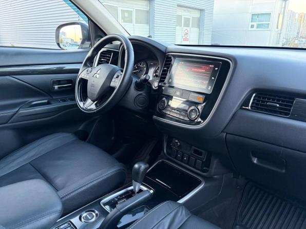 Mitsubishi Outlander III Рестайлинг 2 с пробегом 2017 года, цена 1 465 000 рублей, 201000 км, внедорожник, Автокод Объявления