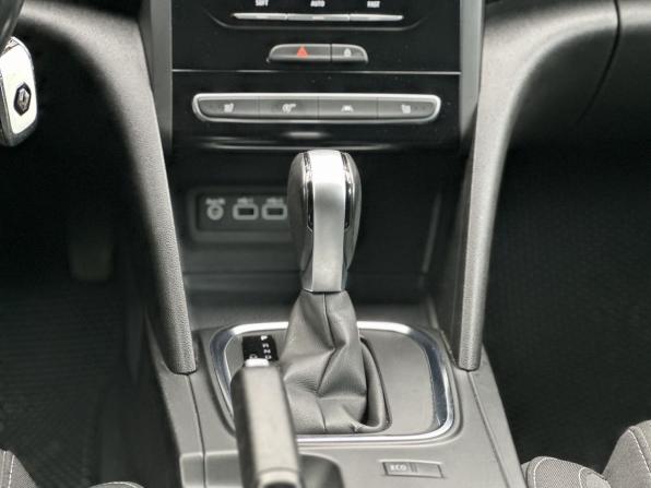 Renault Megane IV Рестайлинг с пробегом 2020 года, цена 1 650 000 рублей, 159545 км, универсал, Автокод Объявления