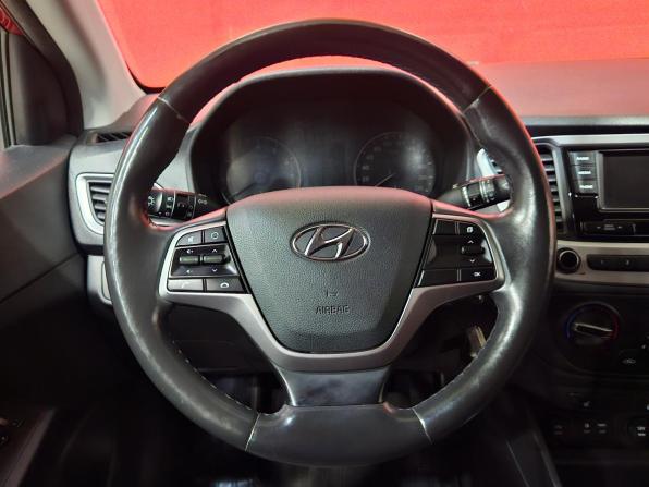 Hyundai Solaris II с пробегом 2018 года, цена 1 240 000 рублей, 139094 км, седан, Автокод Объявления
