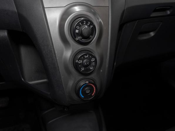 Toyota Yaris II Рестайлинг с пробегом 2009 года, цена 760 000 рублей, 159592 км, хэтчбек, Автокод Объявления