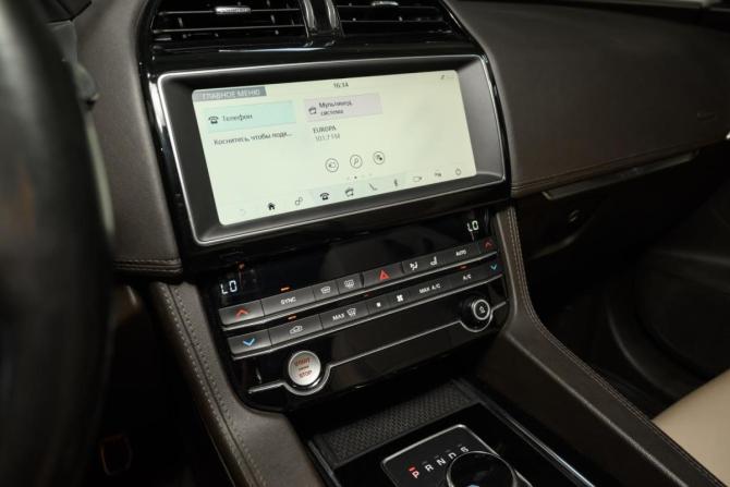 Jaguar F-Pace I с пробегом 2019 года, цена 2 980 000 рублей, 70610 км, внедорожник, Автокод Объявления