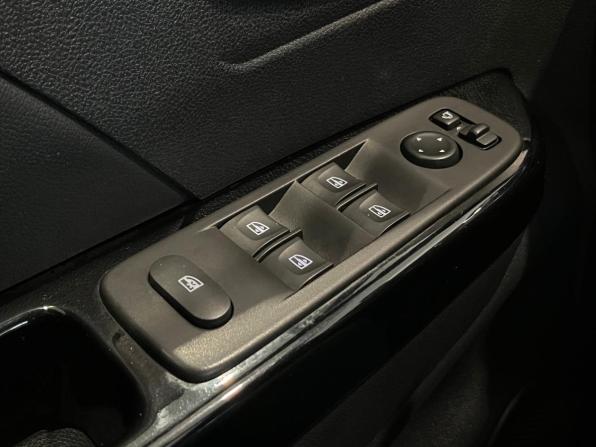 Renault Kaptur I Рестайлинг с пробегом 2021 года, цена 1 730 000 рублей, 75347 км, внедорожник, Автокод Объявления