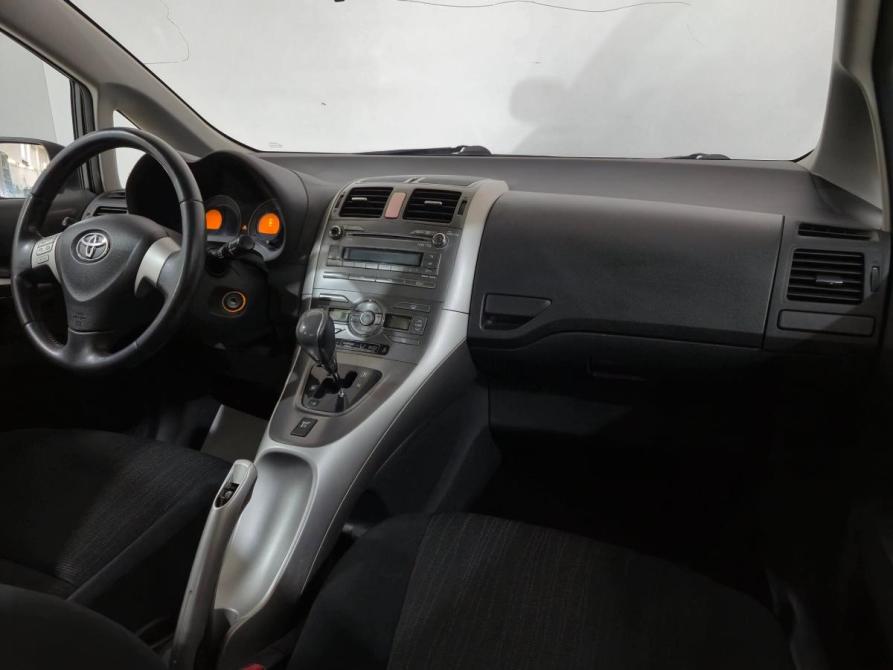 Toyota Auris I Альметьевск  - изображение 12