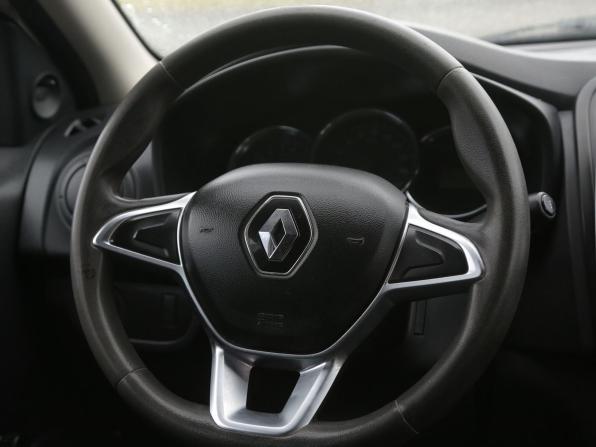 Renault Logan II Рестайлинг с пробегом 2018 года, цена 653 000 рублей, 118000 км, седан, Автокод Объявления