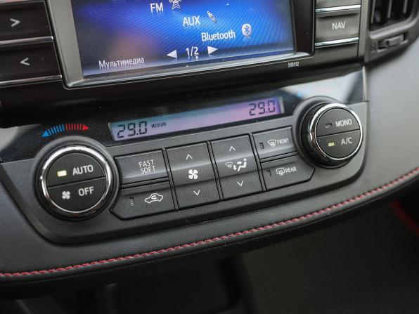 Toyota RAV4 IV (XA40) Рестайлинг с пробегом 2016 года, цена 2 399 000 рублей, 118900 км, внедорожник, Автокод Объявления