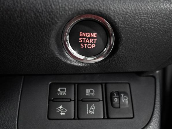 Toyota Sienta II Рестайлинг с пробегом 2021 года, цена 1 629 500 рублей, 62998 км, компактвэн, Автокод Объявления