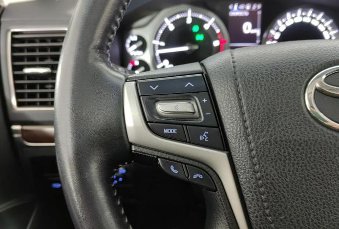 Toyota Land Cruiser 200 Series Рестайлинг 2 с пробегом 2015 года, цена 6 720 000 рублей, 69560 км, внедорожник, Автокод Объявления