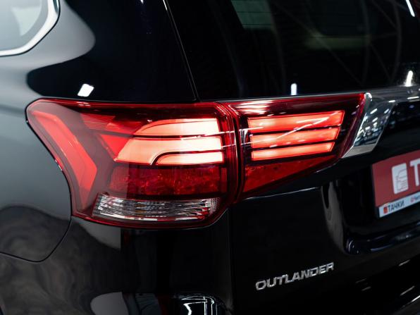 Mitsubishi Outlander III Рестайлинг 2 с пробегом 2015 года, цена 1 900 000 рублей, 200000 км, внедорожник, Автокод Объявления