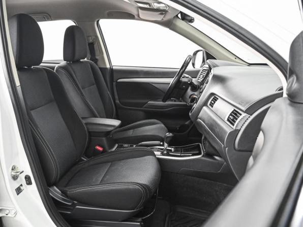 Mitsubishi Outlander III Рестайлинг 2 с пробегом 2017 года, цена 1 908 000 рублей, 182455 км, внедорожник, Автокод Объявления