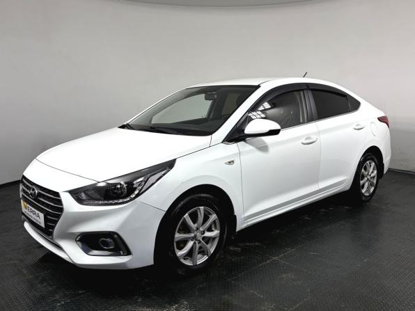 Hyundai Solaris II с пробегом 2017 года, цена 850 000 рублей, 142001 км, седан, Автокод Объявления