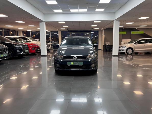Volkswagen Polo V Рестайлинг с пробегом 2015 года, цена 990 000 рублей, 134315 км, седан, Автокод Объявления