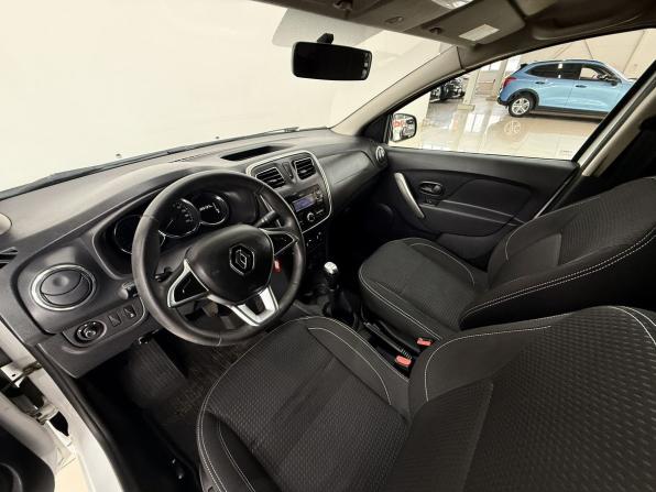 Renault Logan II Рестайлинг с пробегом 2022 года, цена 820 000 рублей, 225737 км, седан, Автокод Объявления
