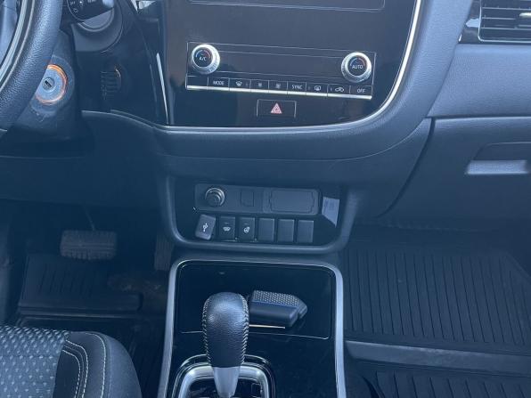 Mitsubishi Outlander III Рестайлинг 3 с пробегом 2021 года, цена 2 500 000 рублей, 140562 км, внедорожник, Автокод Объявления