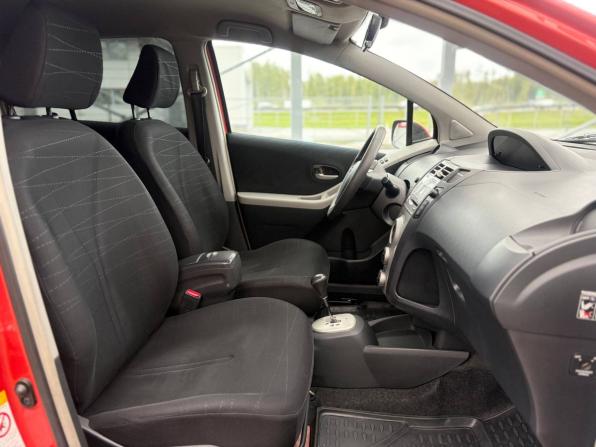 Toyota Yaris II с пробегом 2007 года, цена 395 000 рублей, 287000 км, хэтчбек, Автокод Объявления